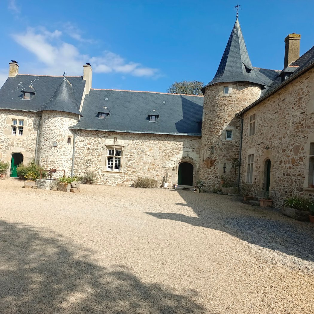 Hélardière Manor 2